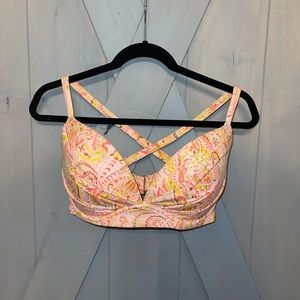 Super rare! Like new, extremely flattering Victoria’s Secret push-up bikini top!